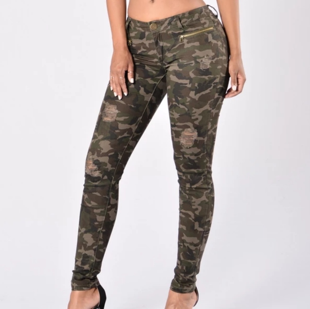 Fashion Nova Camo Distressed Jeans Gold Zippers-11